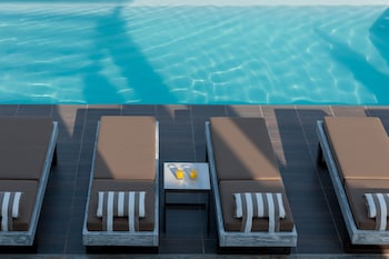 cova mykonos suites