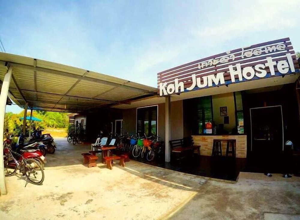 koh jum hostel