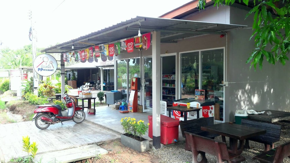 koh jum hostel