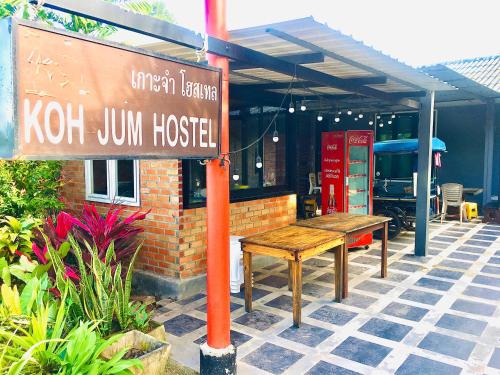 koh jum hostel
