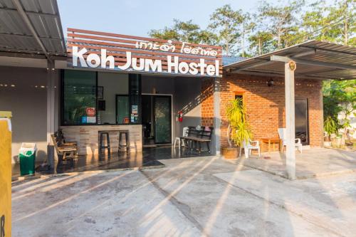 koh jum hostel