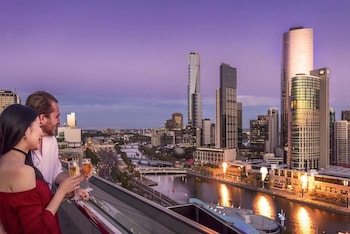 aura on flinders serviced apartments