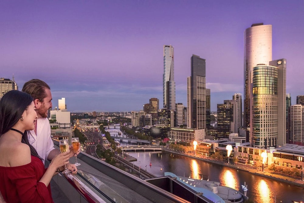 aura on flinders serviced apartments