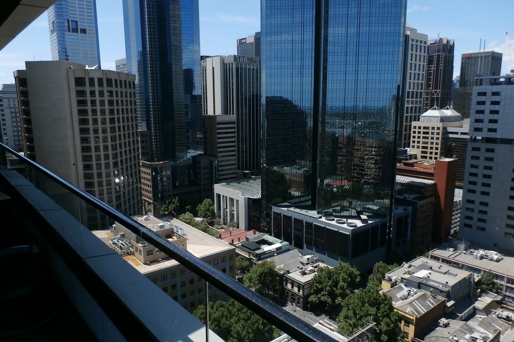 aura on flinders serviced apartments