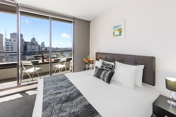 aura on flinders serviced apartments