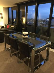 aura on flinders serviced apartments