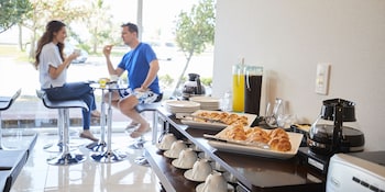 Beach Front Tower Mihama Bydsh,Kitanakagusuku>>Chatan,3 star