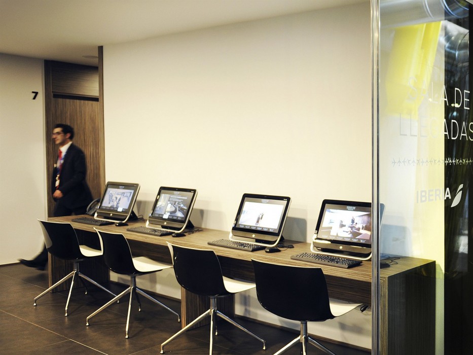 Air Rooms Madrid By Hellosky,Barajas>>Alcobendas,4 star