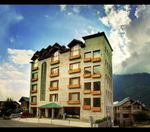 chandertal regency by summit