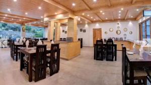 chandertal regency by summit