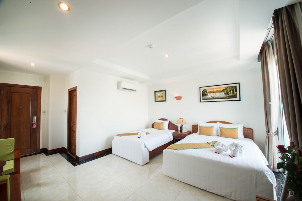 relax hotel