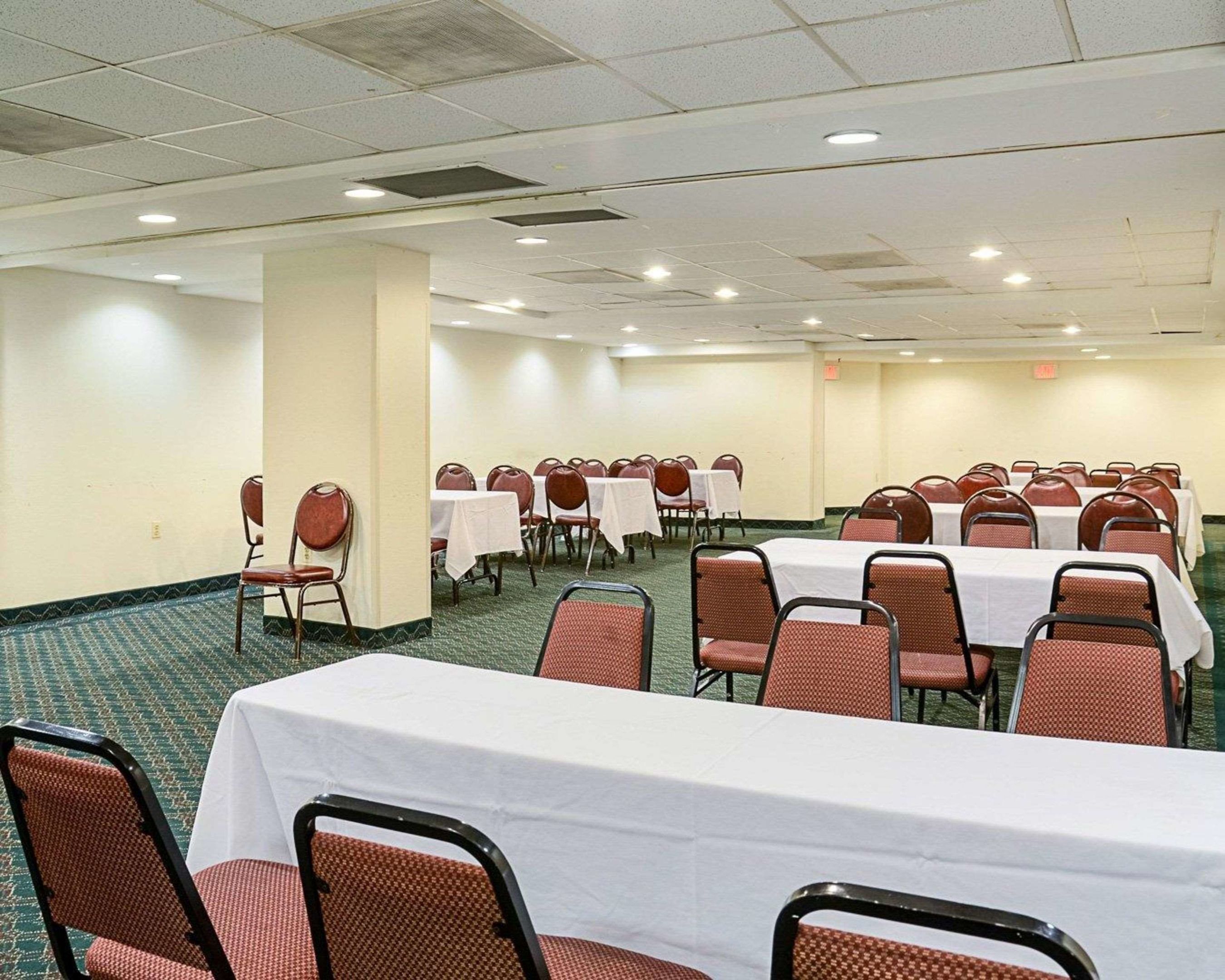 fairfield inn and suites by marriott alexandria west mark center