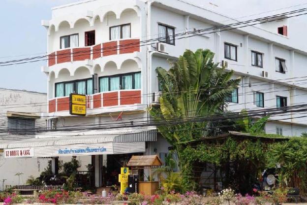 ez house and cafe