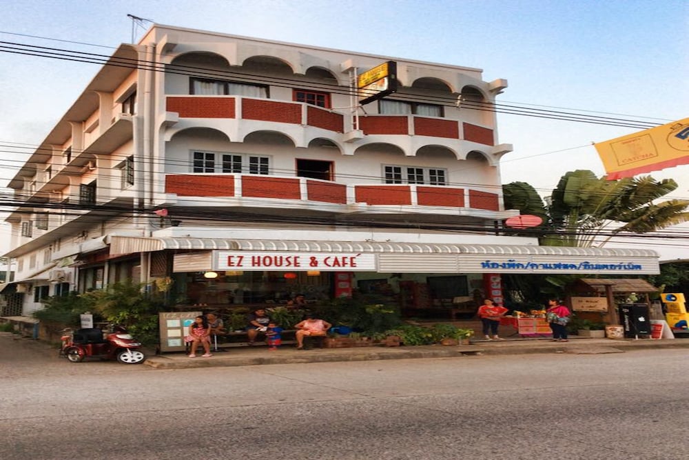 ez house and cafe