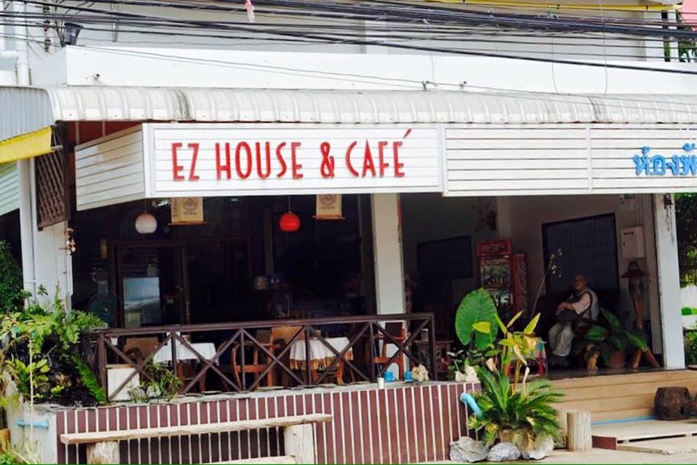 ez house and cafe