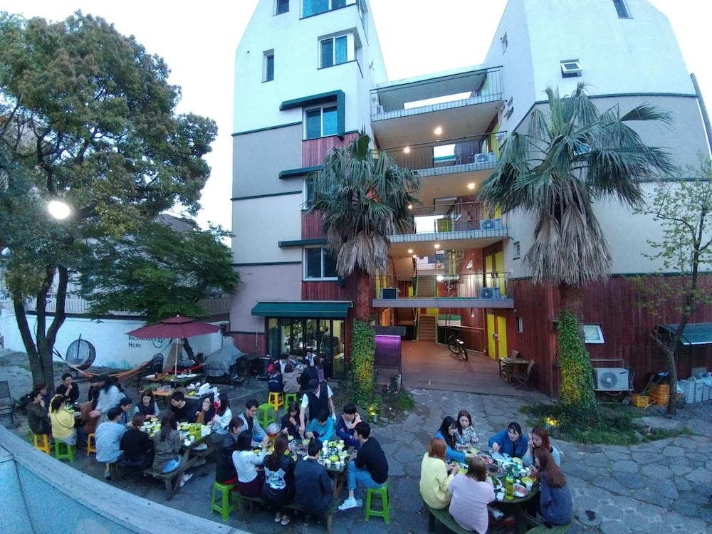 backpackers home