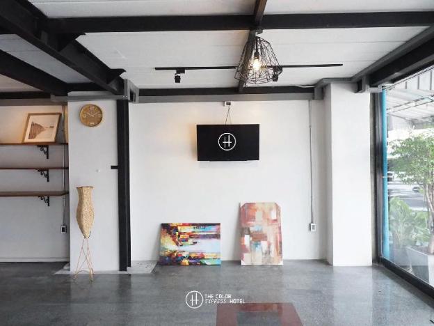 the color express hotel