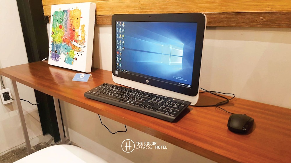 the color express hotel