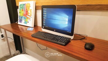 the color express hotel