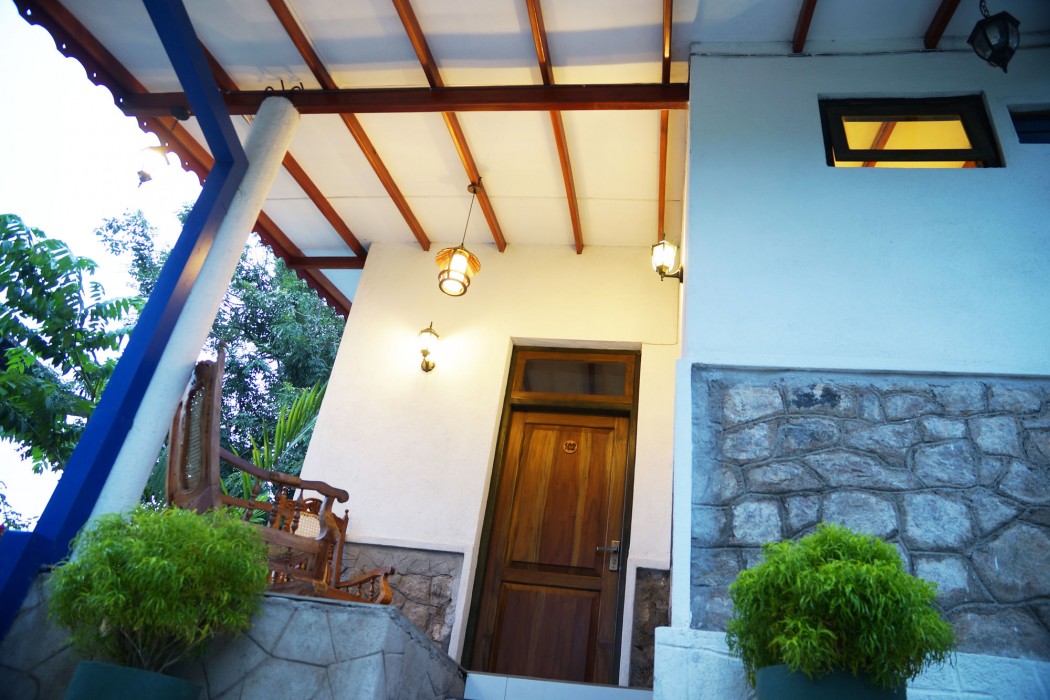 Moon Hills Hotel,Katugastota>>Kandy,3 star