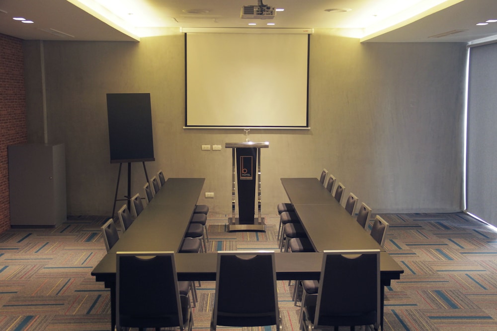 b hotel quezon city