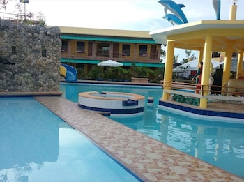 Moalboal Tropics,Cebu Island>>Cebu,2.5 star