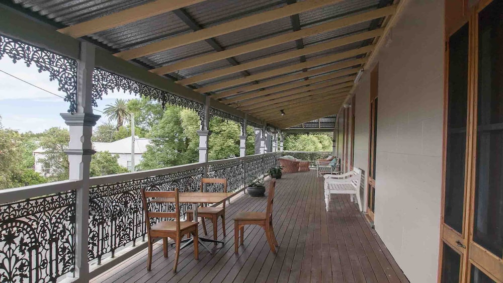 ulmarra hotel