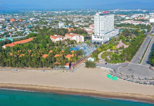 long thuan hotel and resort