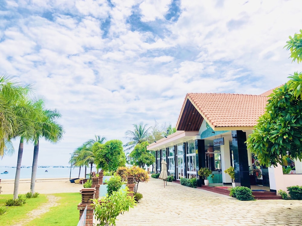 long thuan hotel and resort