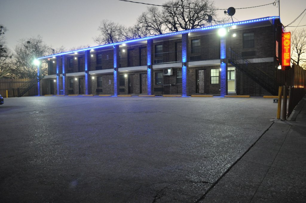 trinity suites downtown dallas