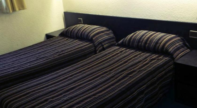 holiday inn express and suites new castle by ihg