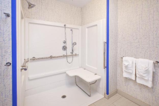 holiday inn express and suites new castle by ihg