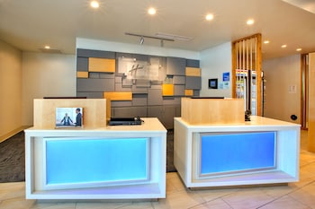 holiday inn express and suites new castle by ihg