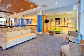 holiday inn express and suites new castle by ihg