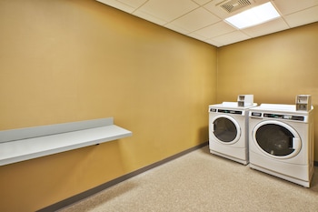 holiday inn express and suites new castle by ihg