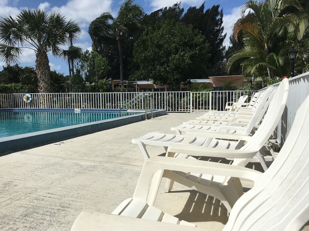 warm mineral springs motel