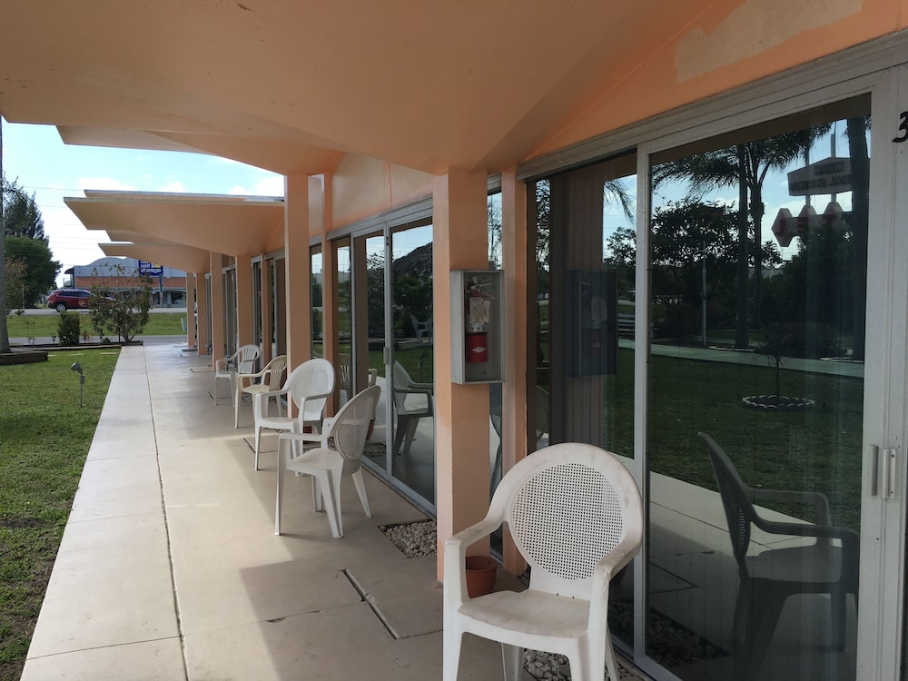 warm mineral springs motel