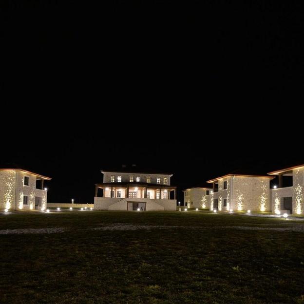 elevres stone house hotel