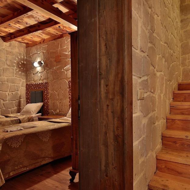 elevres stone house hotel