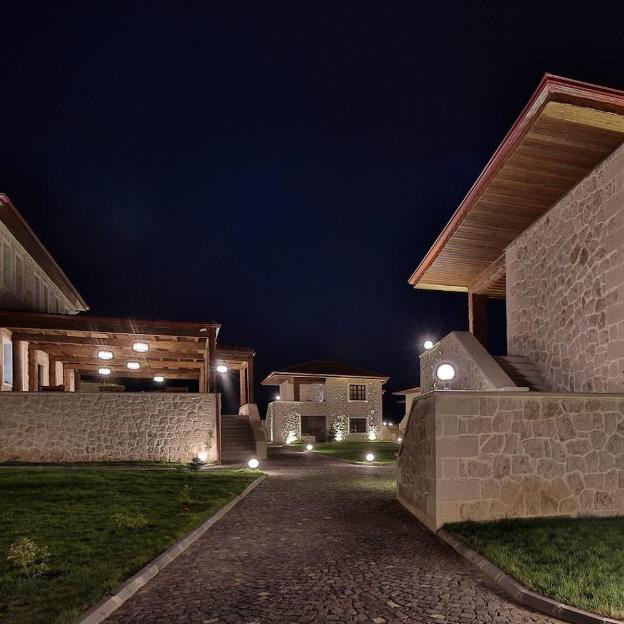 elevres stone house hotel