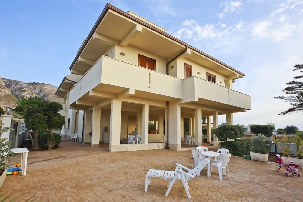 Erice Mare,Erice>>Catania,3 star