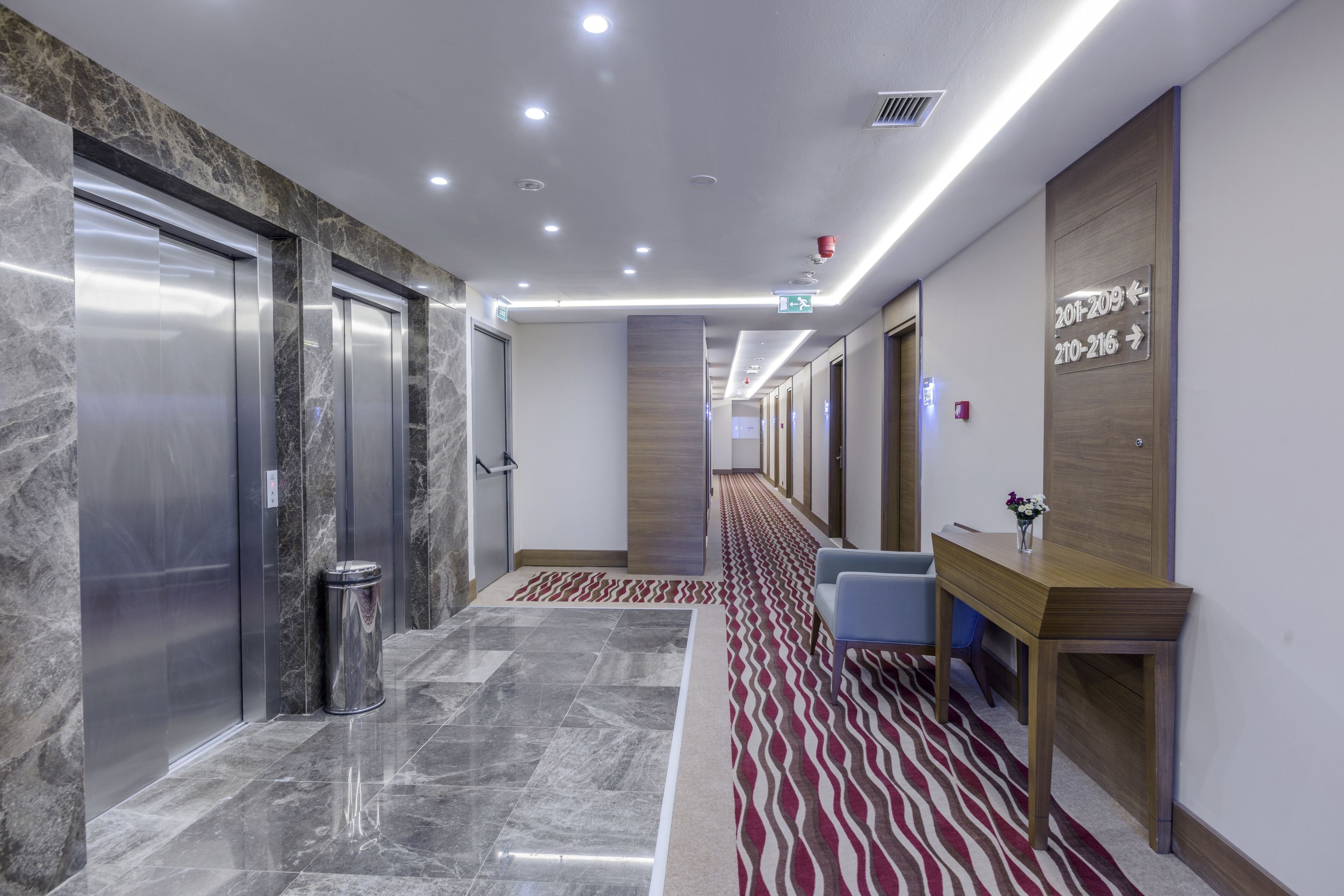 nearport hotel