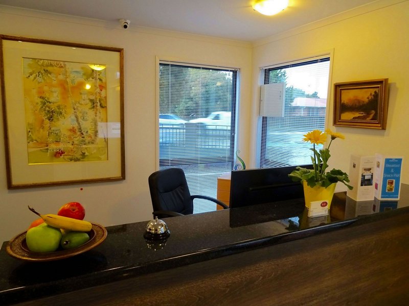 bks premier motel hamilton