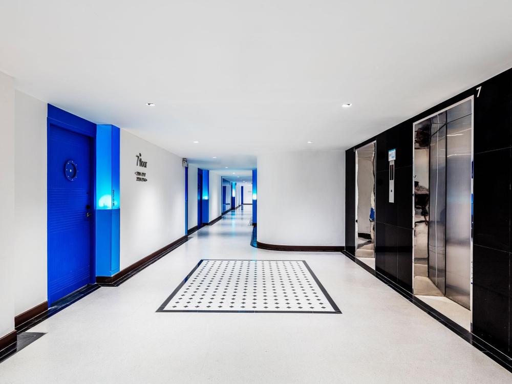 a one new wing hotel