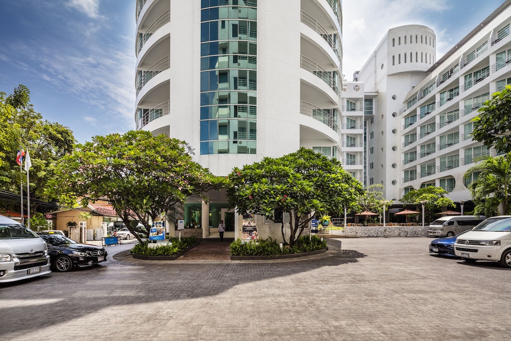 a one new wing hotel