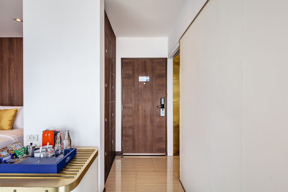 a one the royal cruise hotel pattaya