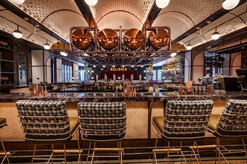 a one the royal cruise hotel pattaya