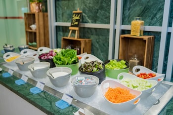 a one the royal cruise hotel pattaya