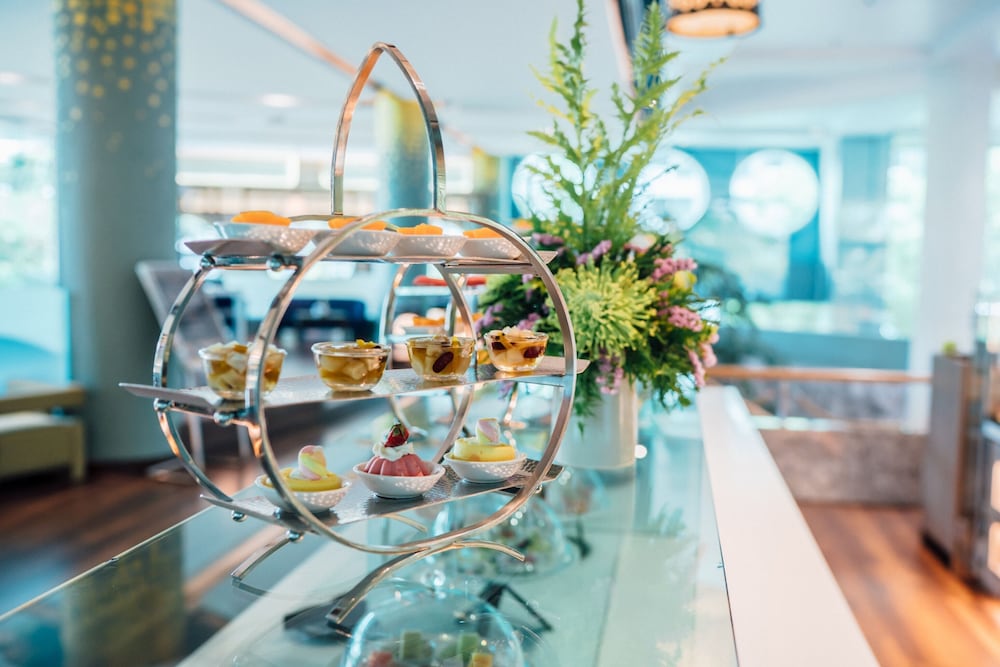 a one the royal cruise hotel pattaya