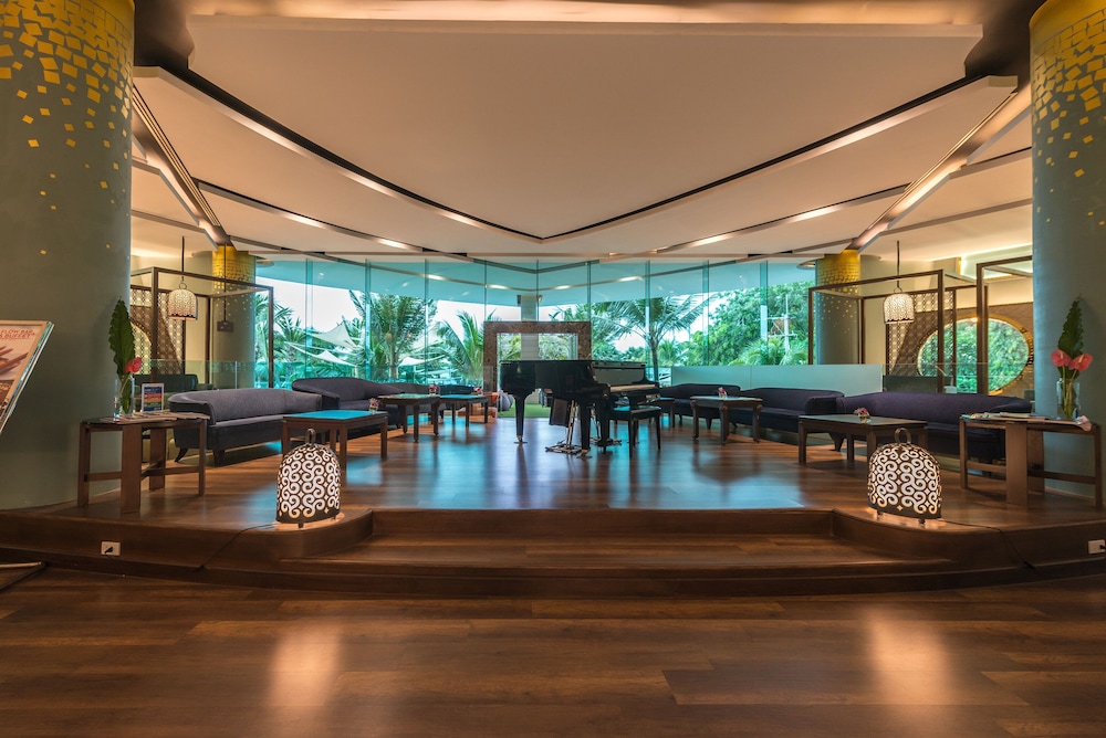 a one the royal cruise hotel pattaya